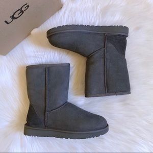 UGG Classic Boot Gray II, Size 8